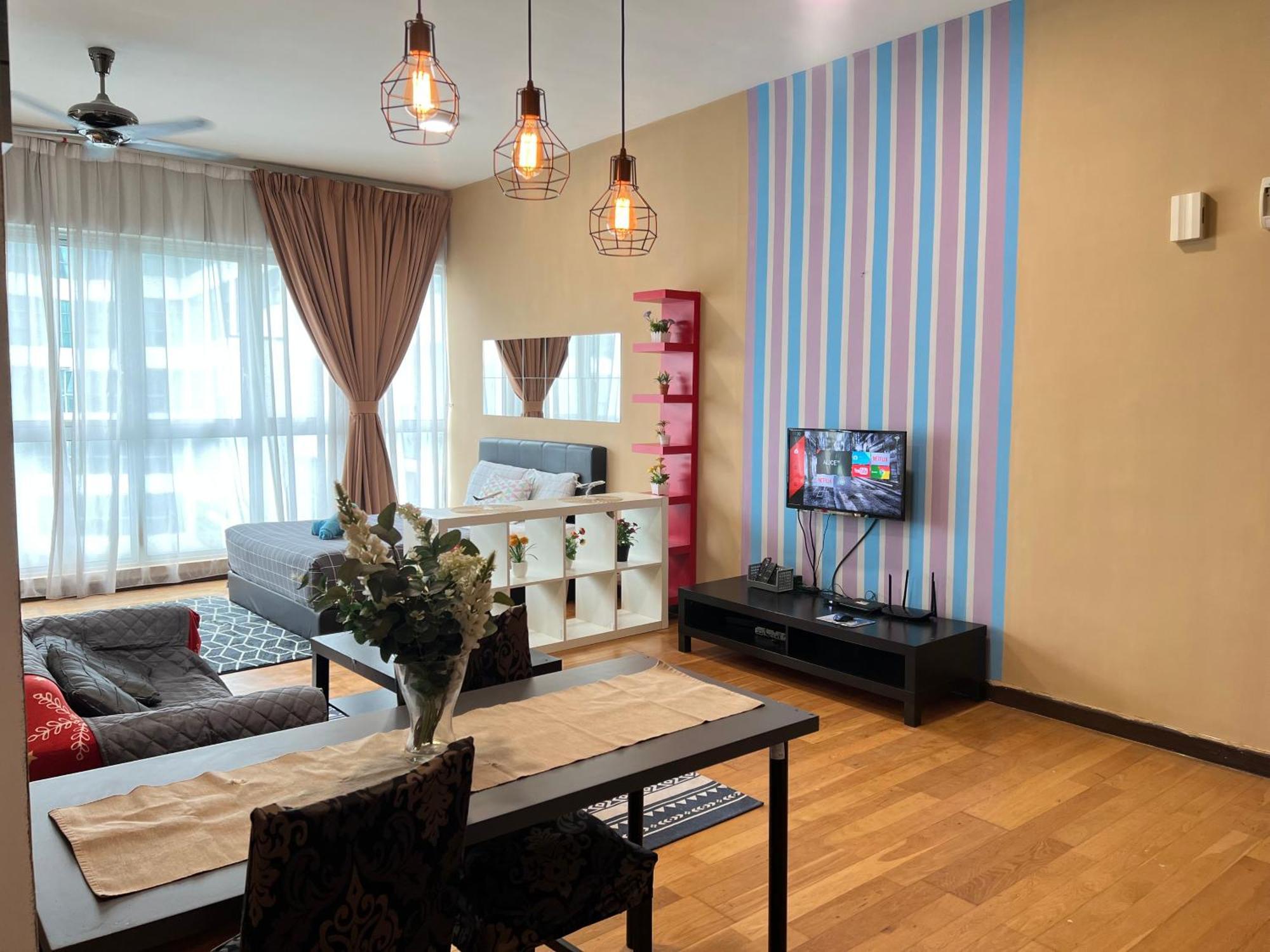Regalia Service Suites Klcc Skypool 쿠알라룸푸르 외부 사진