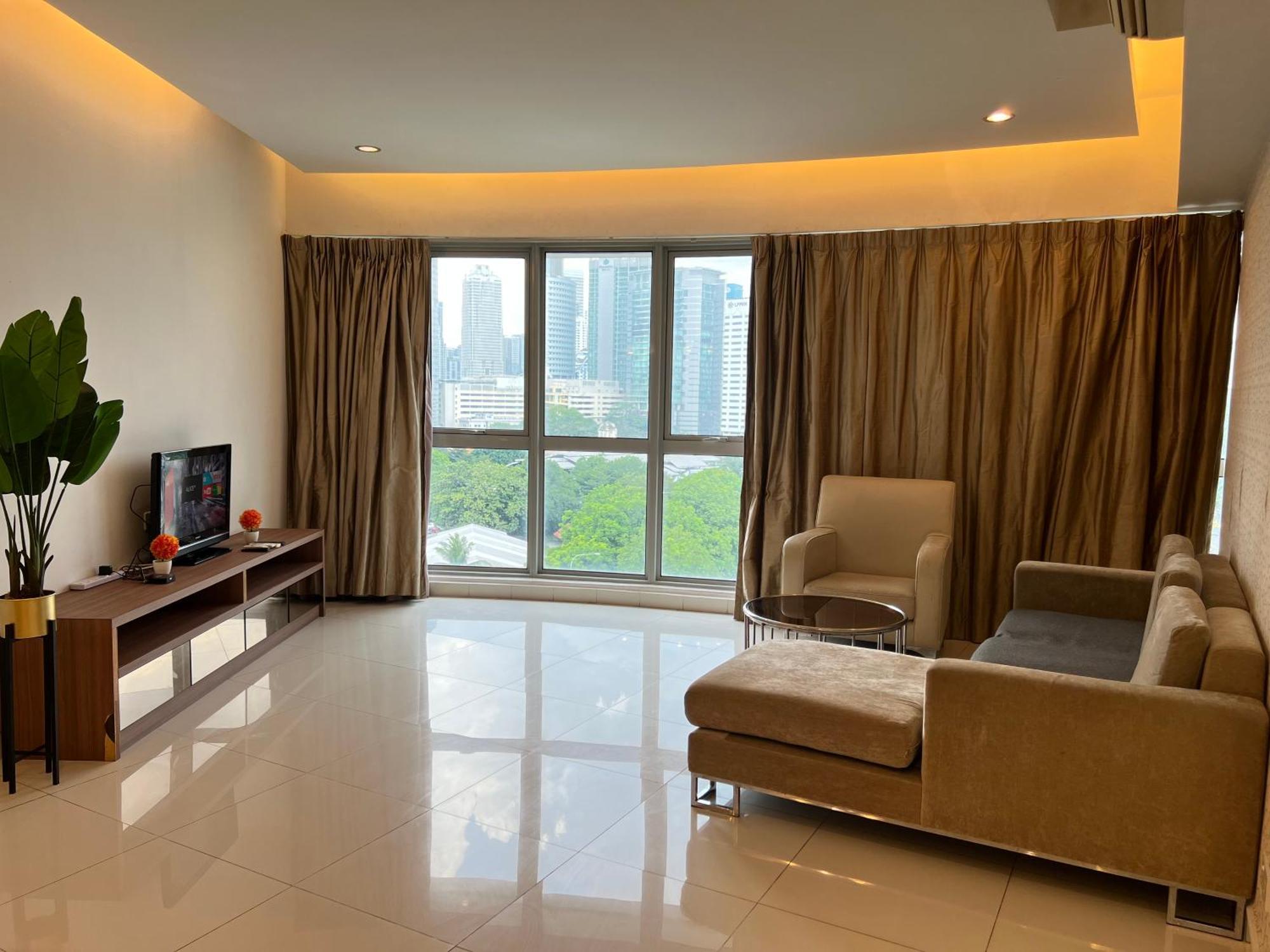 Regalia Service Suites Klcc Skypool 쿠알라룸푸르 외부 사진