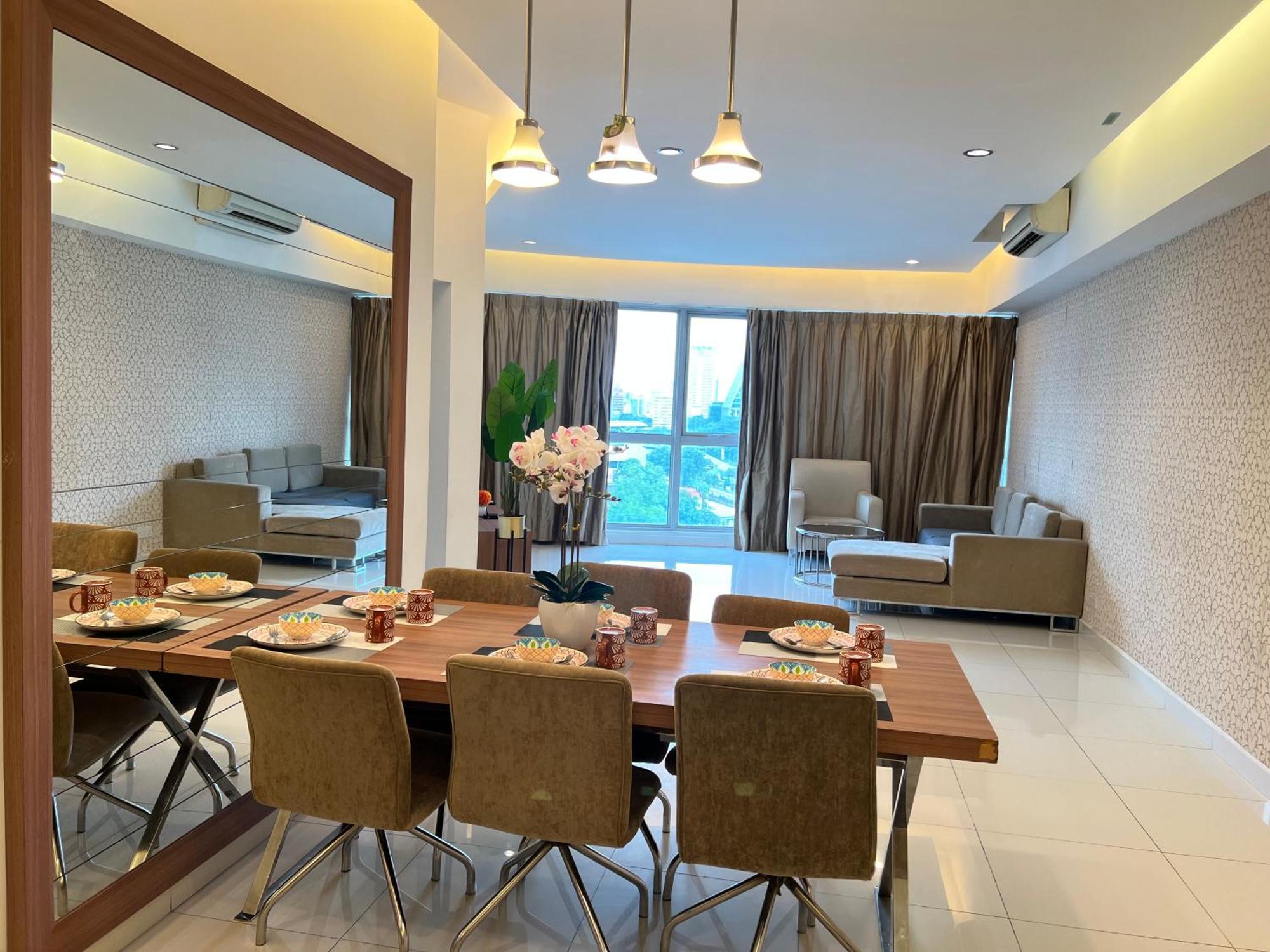 Regalia Service Suites Klcc Skypool 쿠알라룸푸르 외부 사진