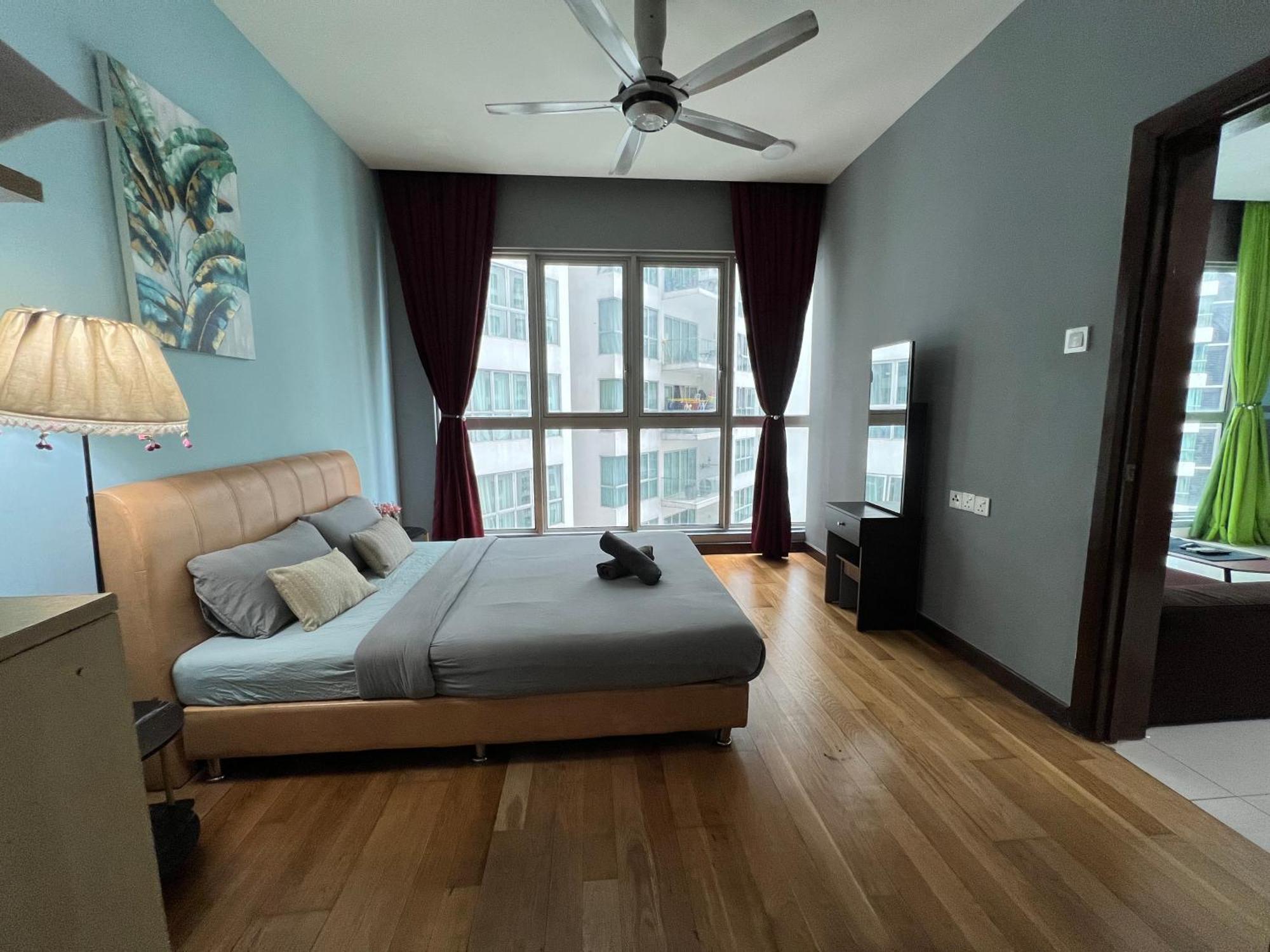 Regalia Service Suites Klcc Skypool 쿠알라룸푸르 외부 사진